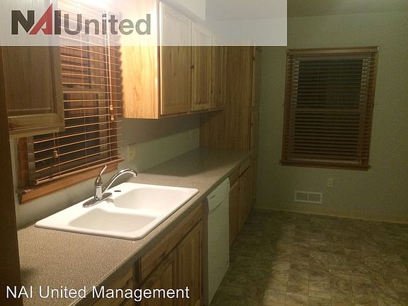 4th image of 1512 Linden Way