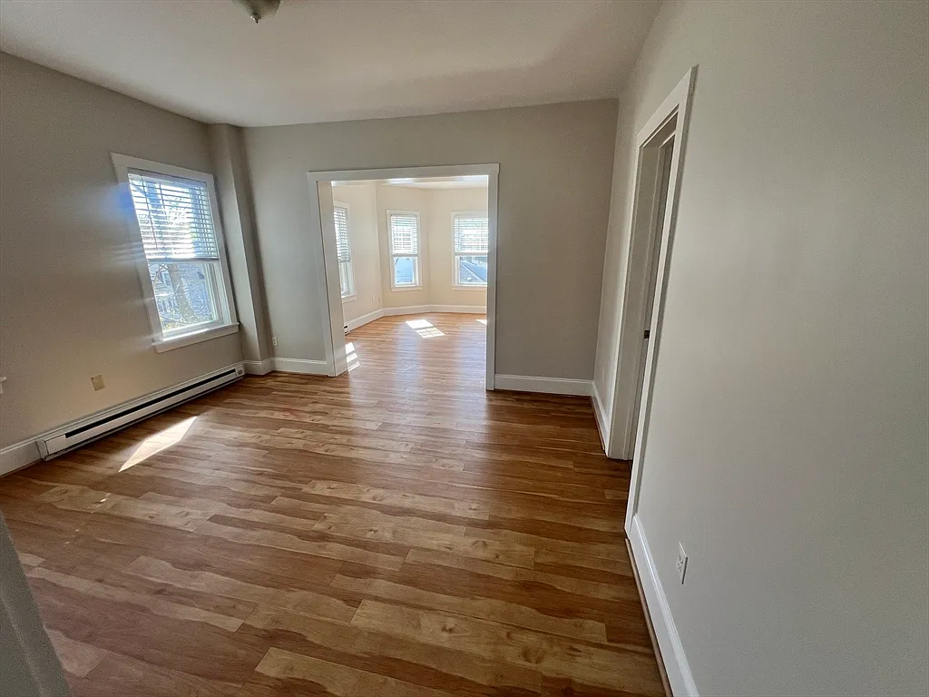 3 bed, 1.0 bath, $2,200 — Photo 4