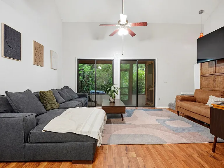 900 SW 62nd Blvd #B5 — Photo 8
