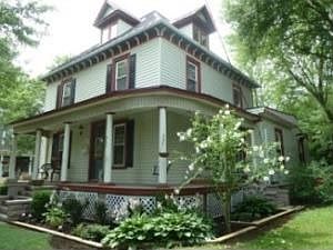 1st image of 210 Diamond Ave