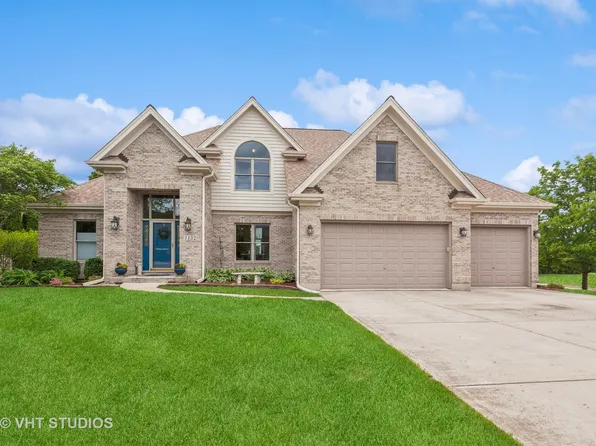 1132 Sara Ct, Batavia, IL 60510