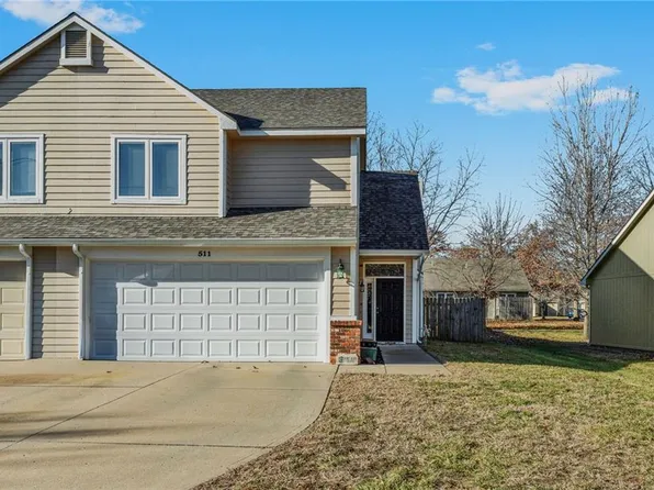 511 Lancaster Ct, Lawrence, KS 66049
