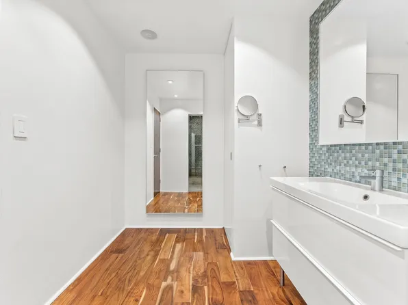 310 East 46th Street image 9 of 12