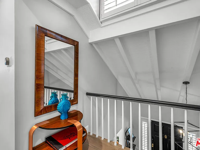 751 Westholme Ave — Photo 34