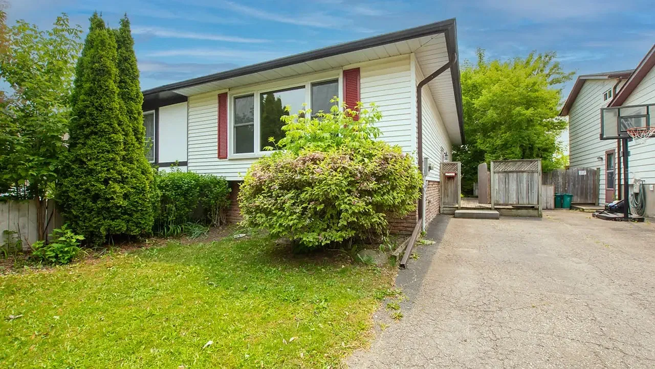 34 Bula Drive St. Catharines — Photo 1