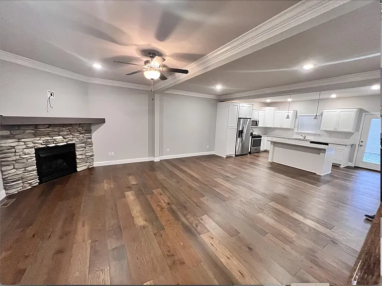 113 Red Oak Ln #113 — Photo 2