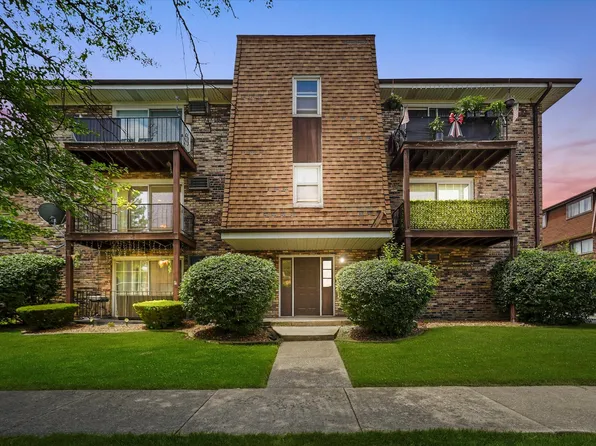 9850 S Nottingham Ave #202, Chicago Ridge, IL 60415