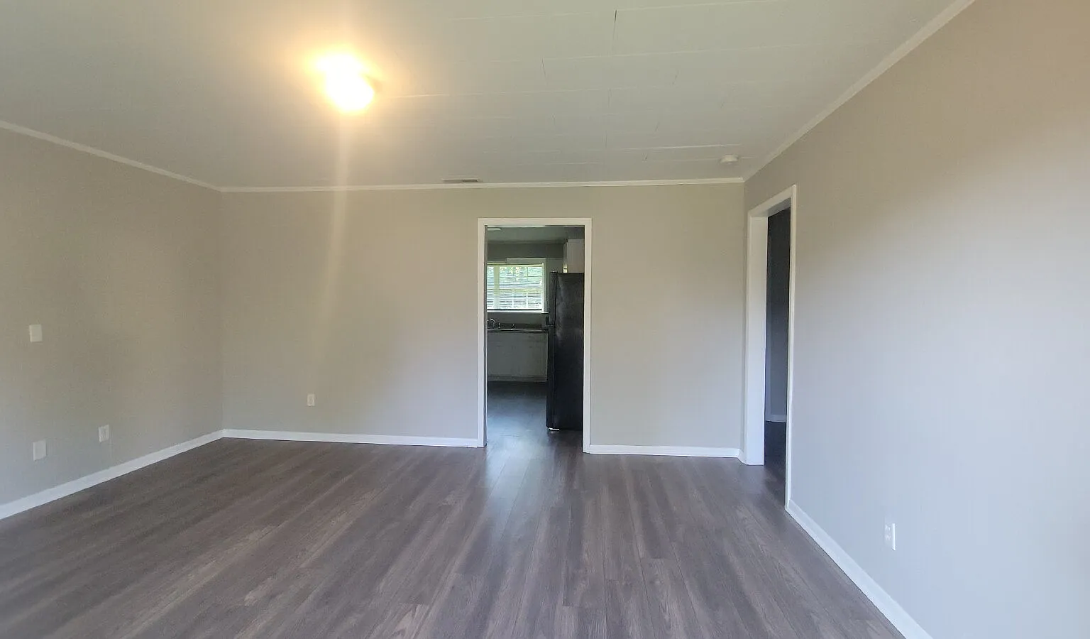 2 bed, 1.0 bath, 803 sqft, $875 — Photo 3