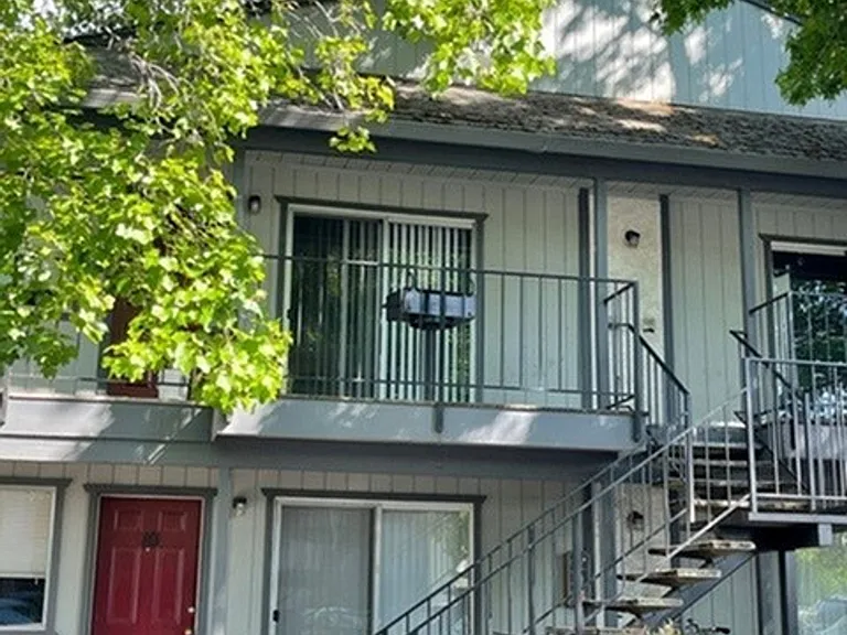 Summer Village Apartments — Photo 18