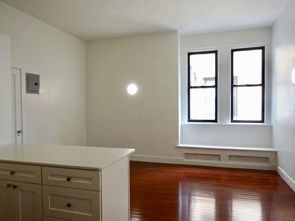 1st image of 54 W 74th St APT 410