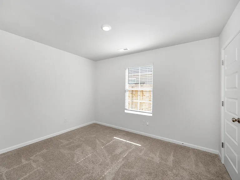 4021 Ryan Dr SW — Photo 7