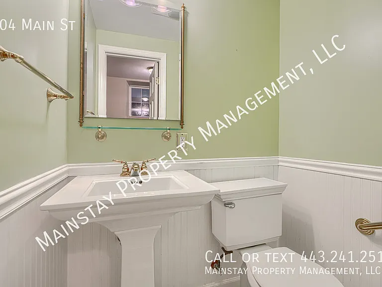 704 Main St — Photo 8