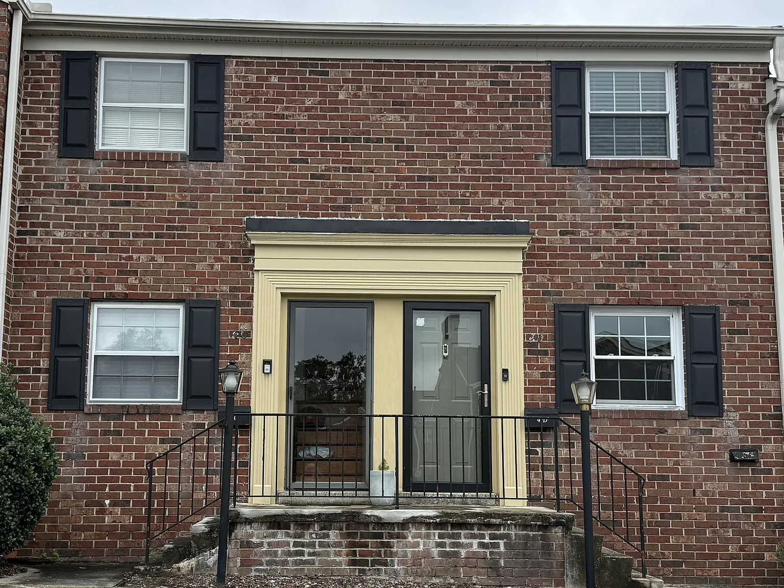 2 bed, 1.5 bath, 980 sqft, $1,275 — Photo 1