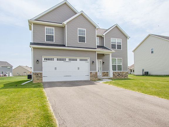 2nd image of 26732 Basswood Dr