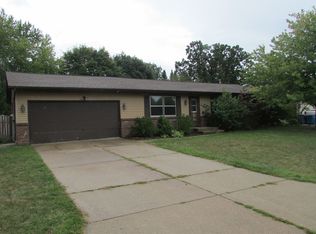 2806 Bluewater Ln SW, Grandville, MI 49418