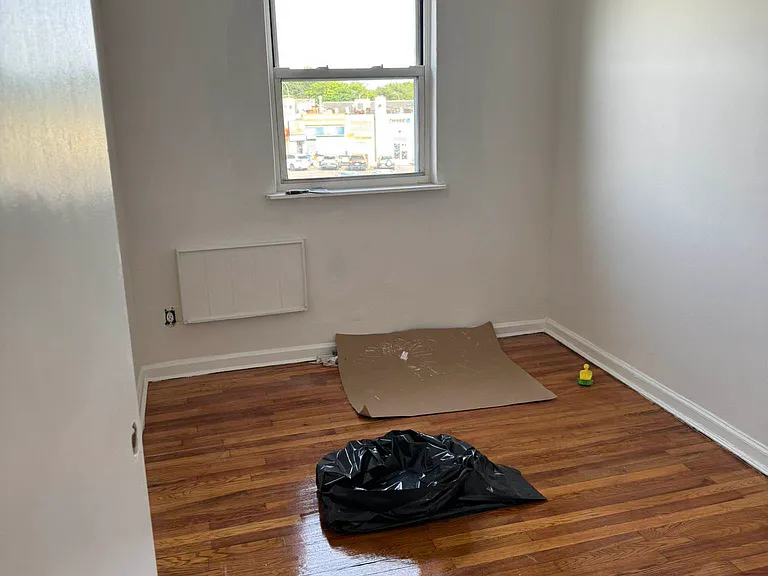 61-17 Cloverdale Blvd #2 — Photo 7