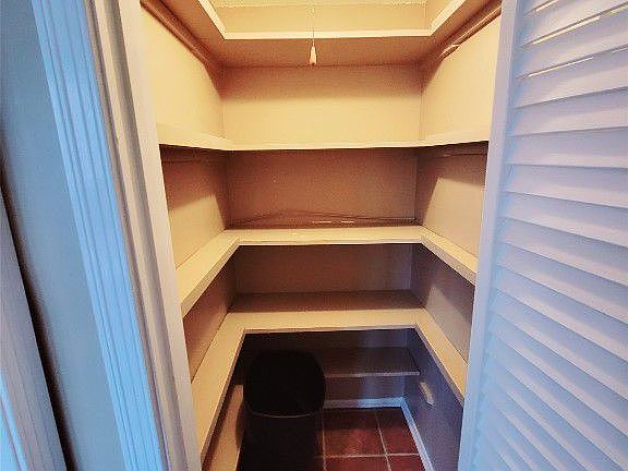 5th image of 517 Saddlewood Ln