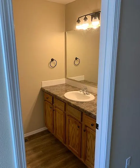 1207 N Fremont Ave — Photo 10