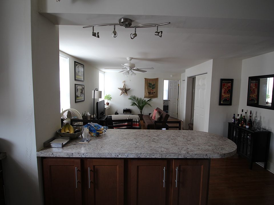 1st image of 600 E Girard Ave