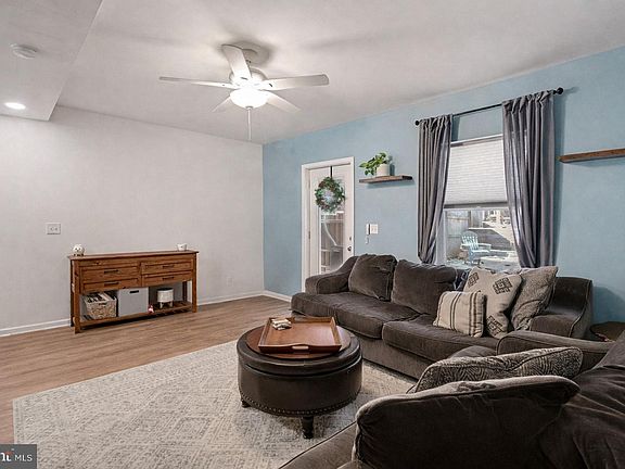 3rd image of 75 Petersburg Ln