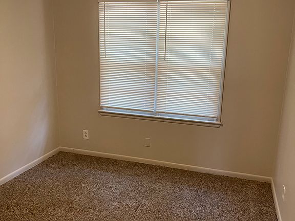 4th image of 4303 E Linwood Blvd