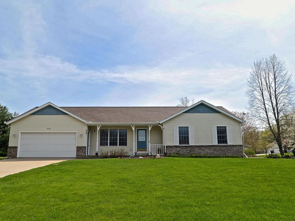 1st image of 8556 N Maple Ct