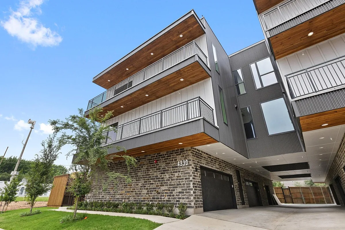 Building Photo - 4330 Dickason Ave #101