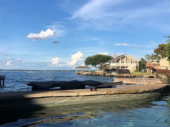5th image of 45 Lakeview Vlg