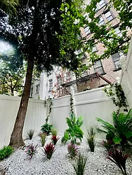 Rented by R New York