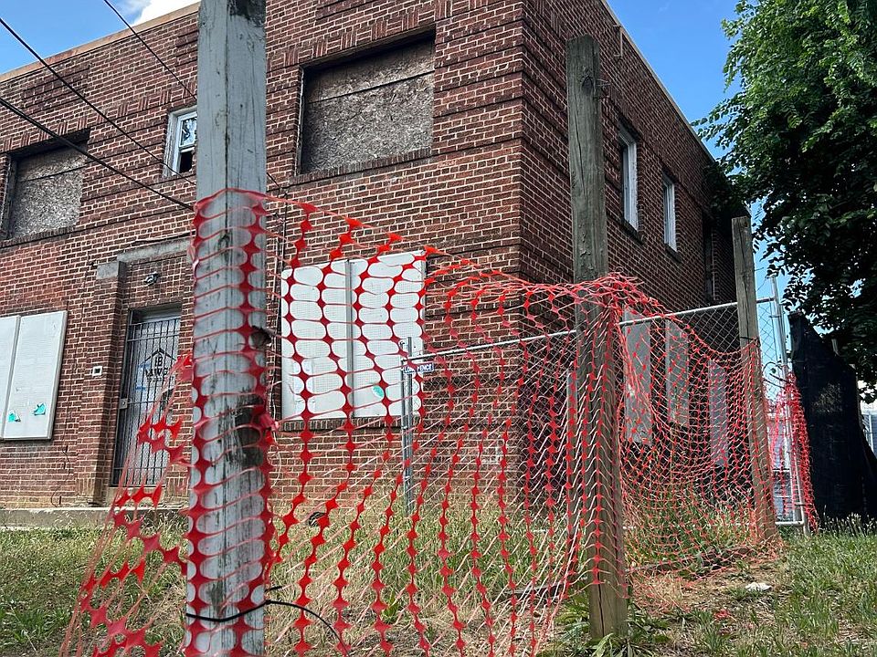 1st image of 408 Newcomb St SE