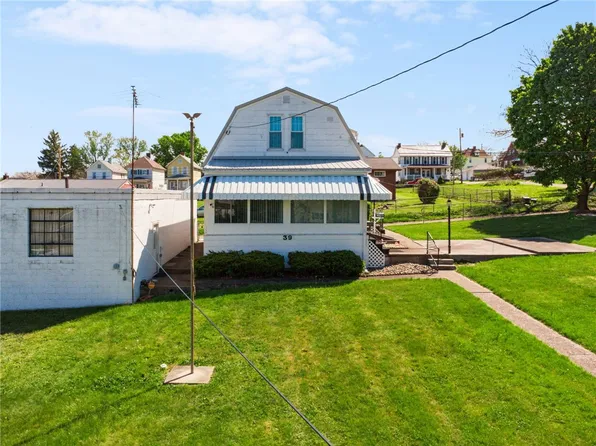 39 John St, Uniontown, PA 15401