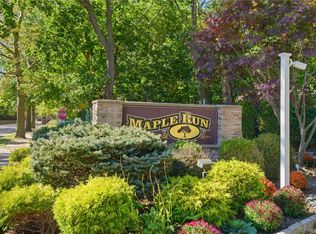 37 Maple Ct, Jericho, NY 11753