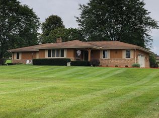 1897 Field Cliffe Dr, Richfield, WI 53076