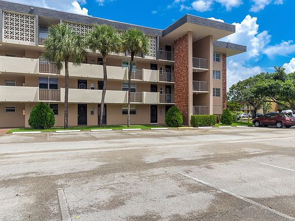 3rd image of 3051 NW 46th Avenue #109
