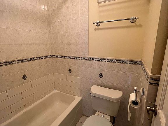 4th image of 1207 Dean St APT 2B