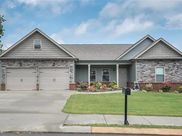 54 Franklin Cir, Fort Oglethorpe, GA 30742