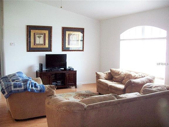 3rd image of 3319 Vickers Ln