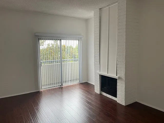 10905 Ohio Ave. — Photo 37