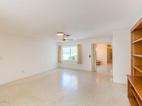 5th image of 475 Sherwood Ave