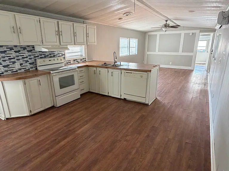 85 Dogwood Cir #12 — Photo 3