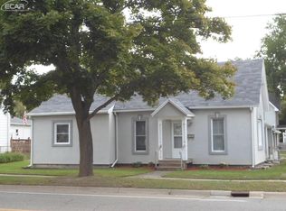 202 N McKinley Rd, Flushing, MI 48433