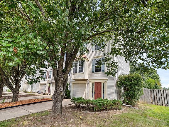 3rd image of 4701 Colonnade Way