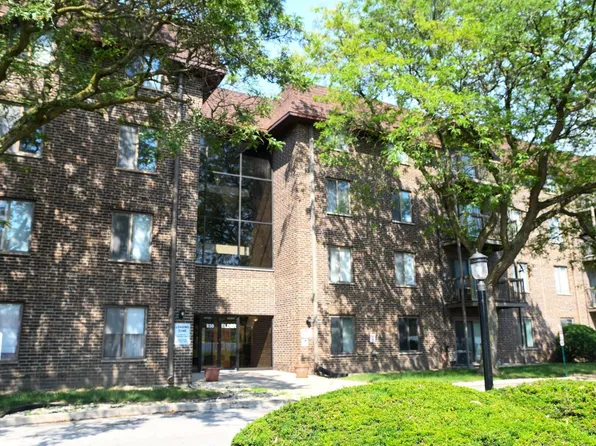 830 Elder Rd #B116, Homewood, IL 60430