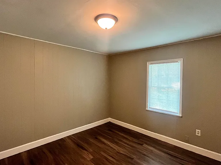 4011 N Victor Dr — Photo 12