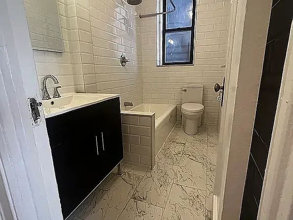 4th image of 2586 Broadway #4C