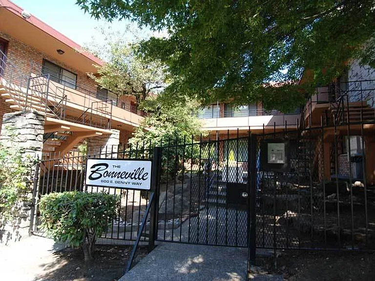 Bonneville Apartments — Photo 3