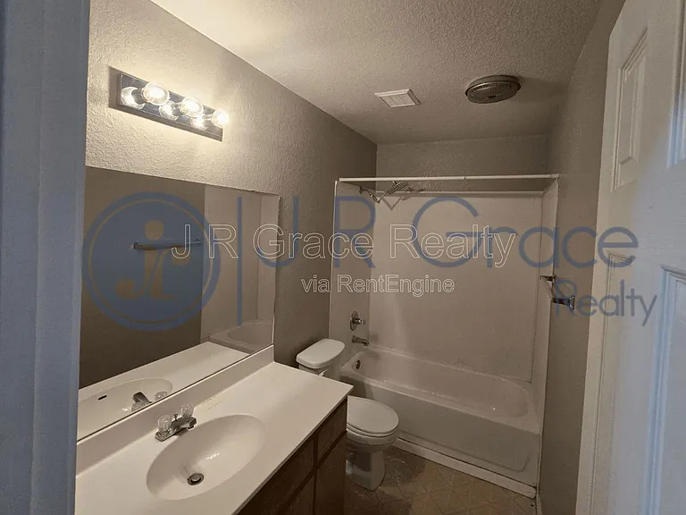 1306 Dugger Cir — Photo 6