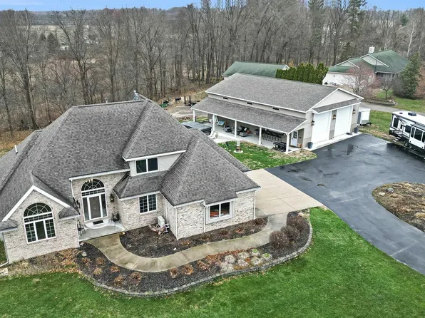 5621 Tiffany Ave NE, Rockford, MI 49341