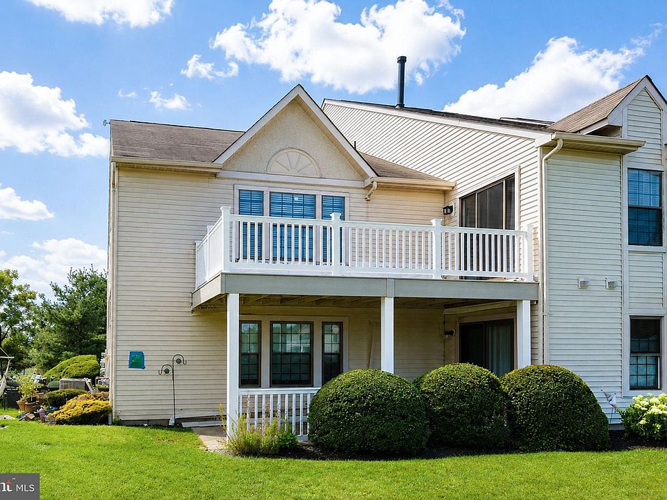 1st image of 12 Harrogate Ct