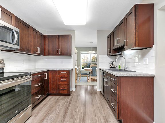 4th image of 1329 Klo Rd #404